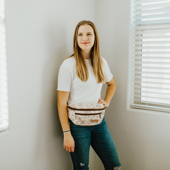 Waterproof Tricolor Corgi  Large Fanny Pack Crossbody Sling - Picture 5 of 10